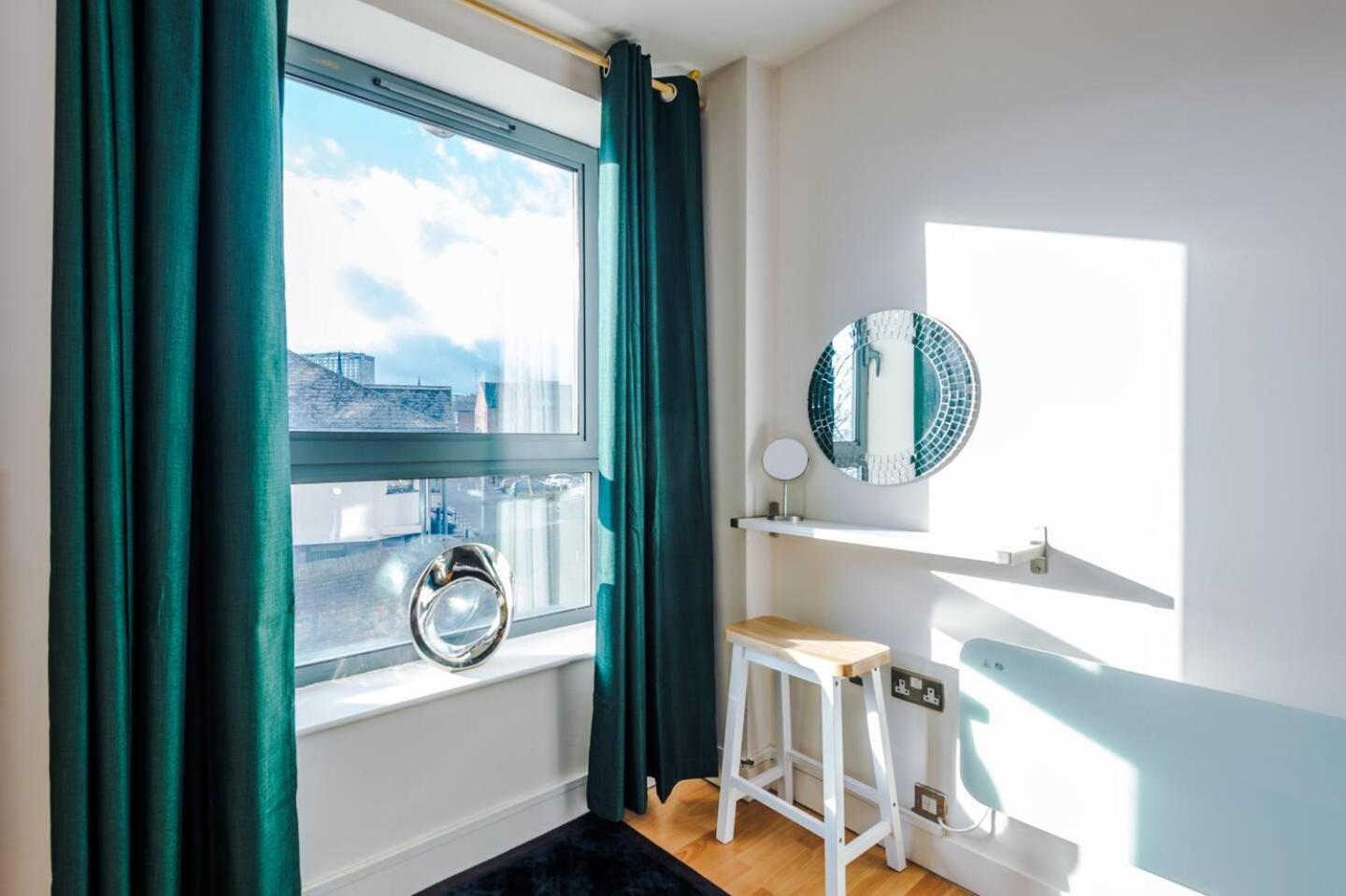 Stylish And Comfy In Centre Apartment