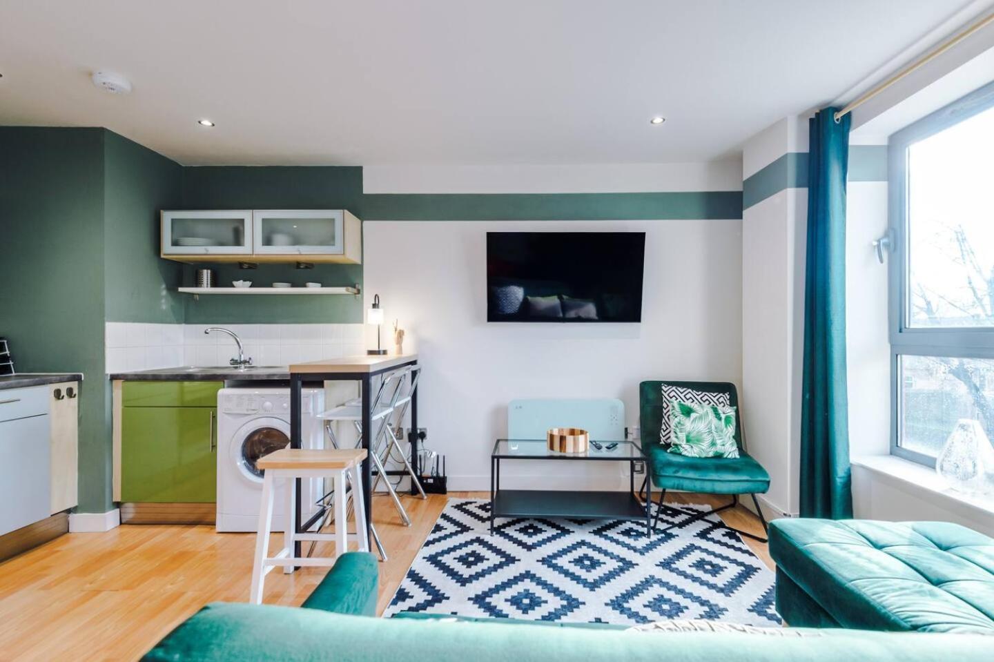 Stylish And Comfy In Centre Apartment Sheffield