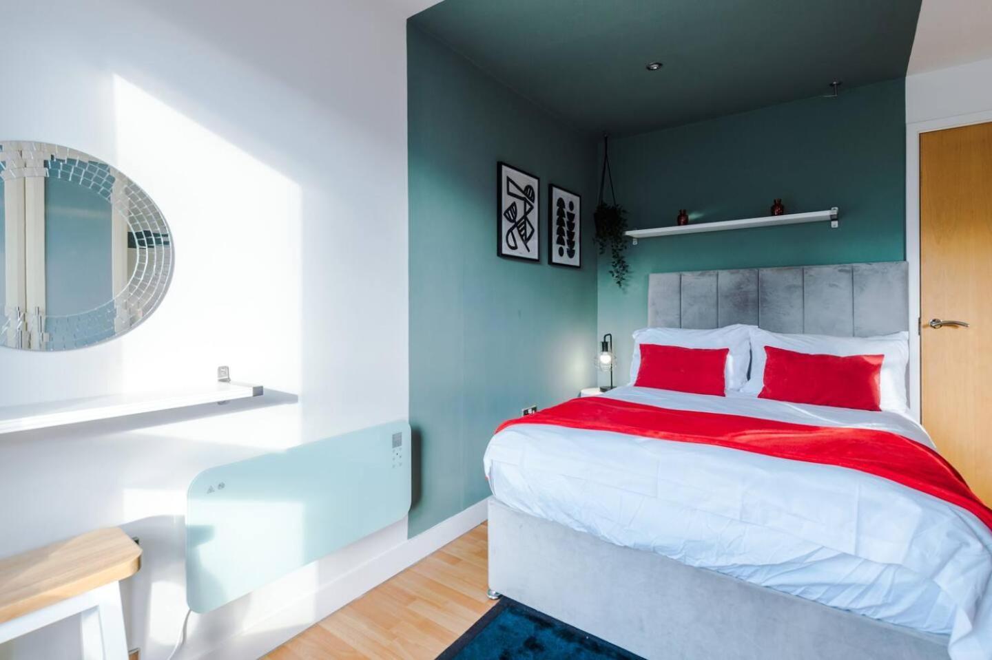 Stylish And Comfy In Centre Apartment