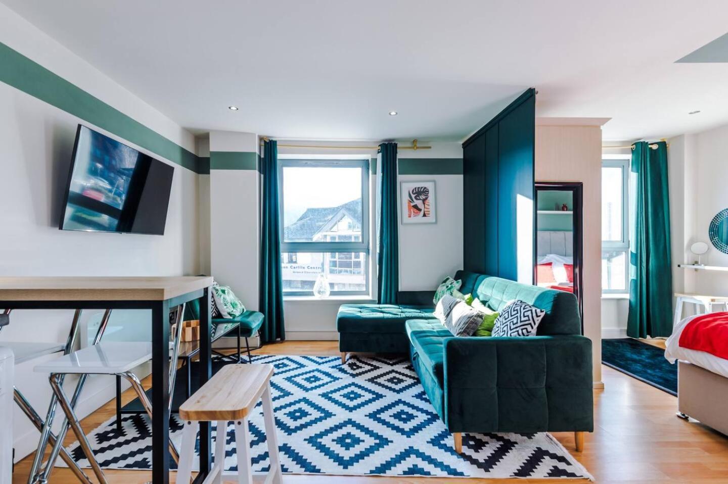 Stylish And Comfy In Centre Apartment *